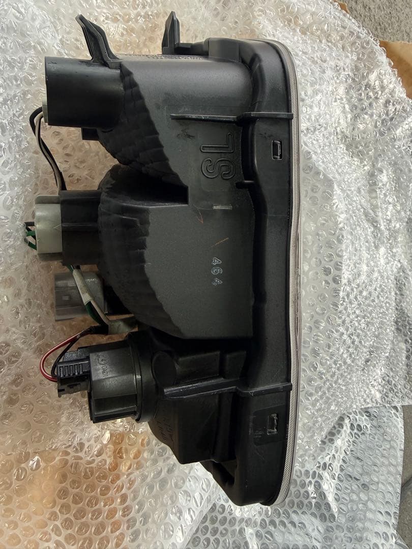 DAIHATSU ダイハツ アトレー 純正左テールランプ・スポイラー