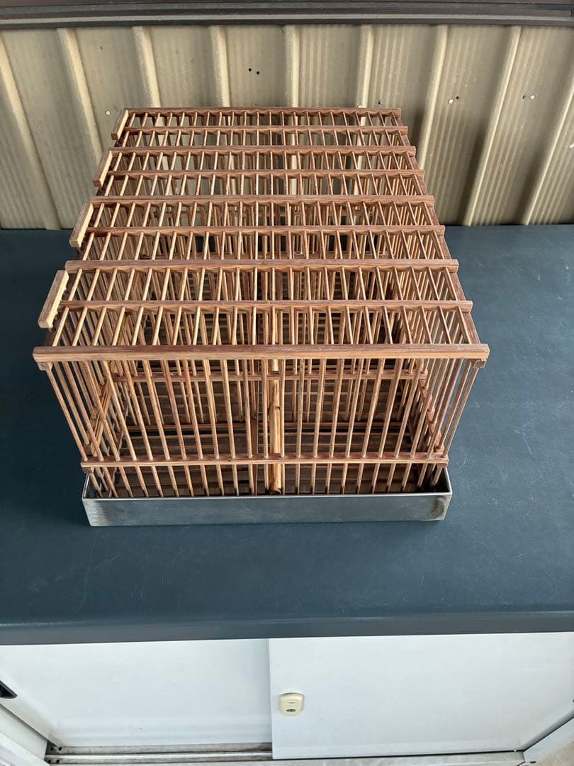 小鳥用水浴び籠　メジロ籠　4羽同時　小鳥かご　ステンレス製水入れ台付き　竹製