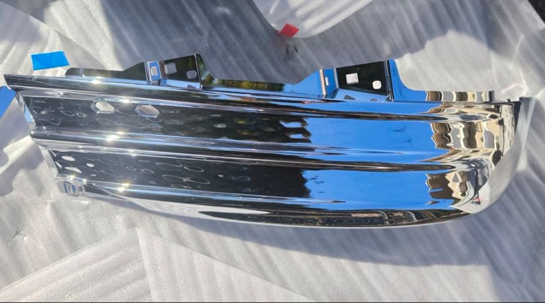 【未使用】新型24スーパーグレートバンパーコーナーアッパー　標準キャブ用