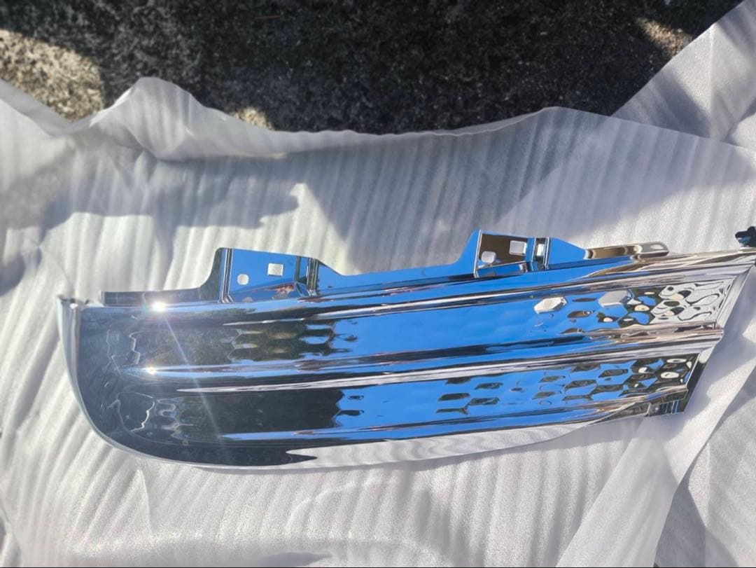 【未使用】新型24スーパーグレートバンパーコーナーアッパー　標準キャブ用