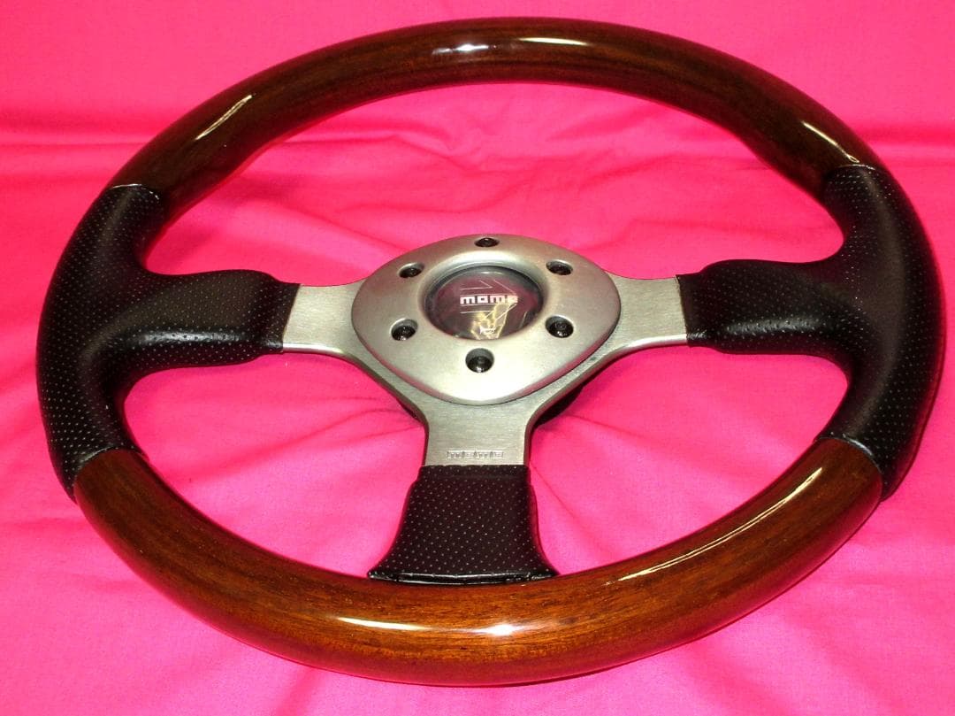 6260 正規品！MOMO FIGHTER モモ ファイター 35Φ