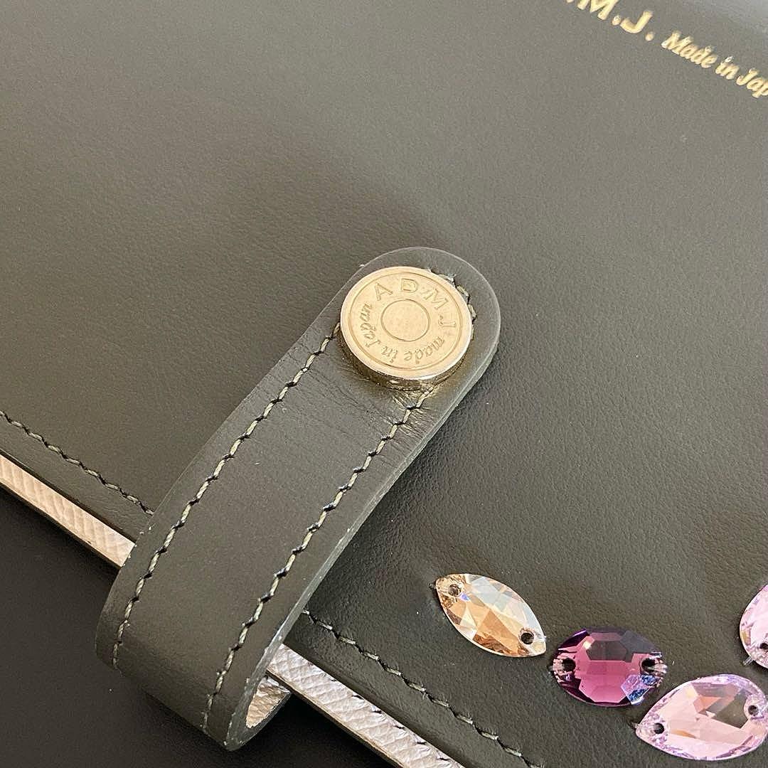 【美品・ギャランティカード付 】ADMJ 長財布 バニティ クリスタル付　日本製