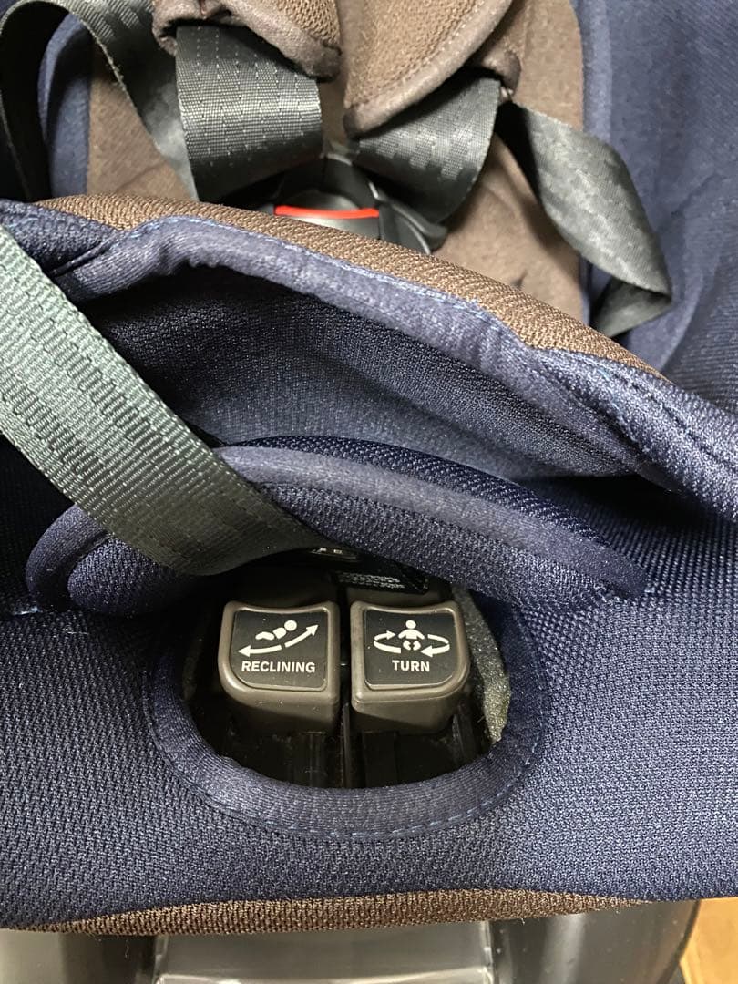 Combi コンビ 回転式チャイルドシート クルムーヴ クルムーブ　ISOFIX