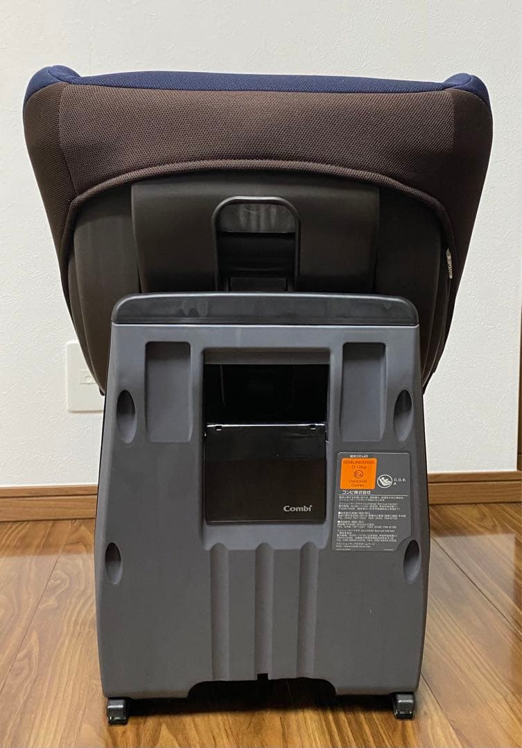 Combi コンビ 回転式チャイルドシート クルムーヴ クルムーブ　ISOFIX