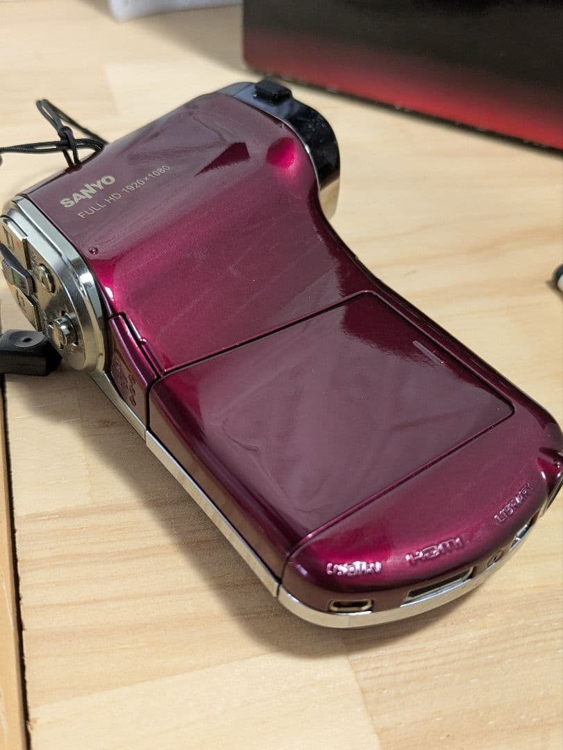 Xacti DMX-CG110 SANYO デジタルムービーカメラ レッド