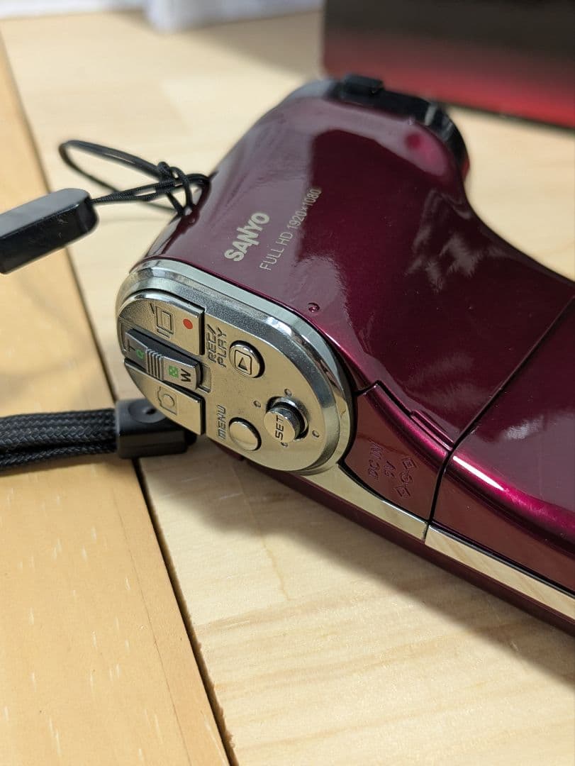 Xacti DMX-CG110 SANYO デジタルムービーカメラ レッド