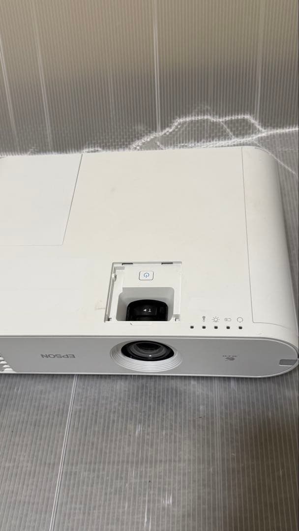 EPSON EB-W50プロジェクター本体
