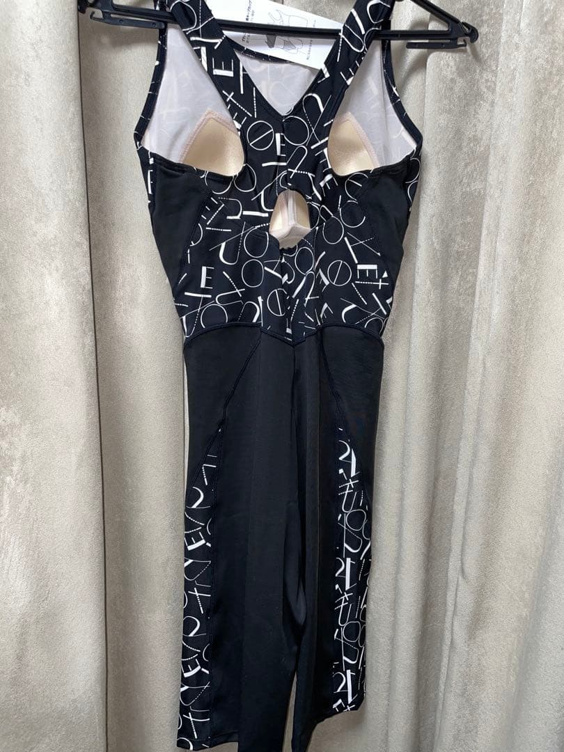 【新品未使用】ワコールスイムウェア　おなかシェイプタイプ　SFR433