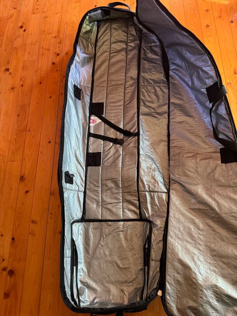 Burton スノーボードバッグ 黒 ホイール