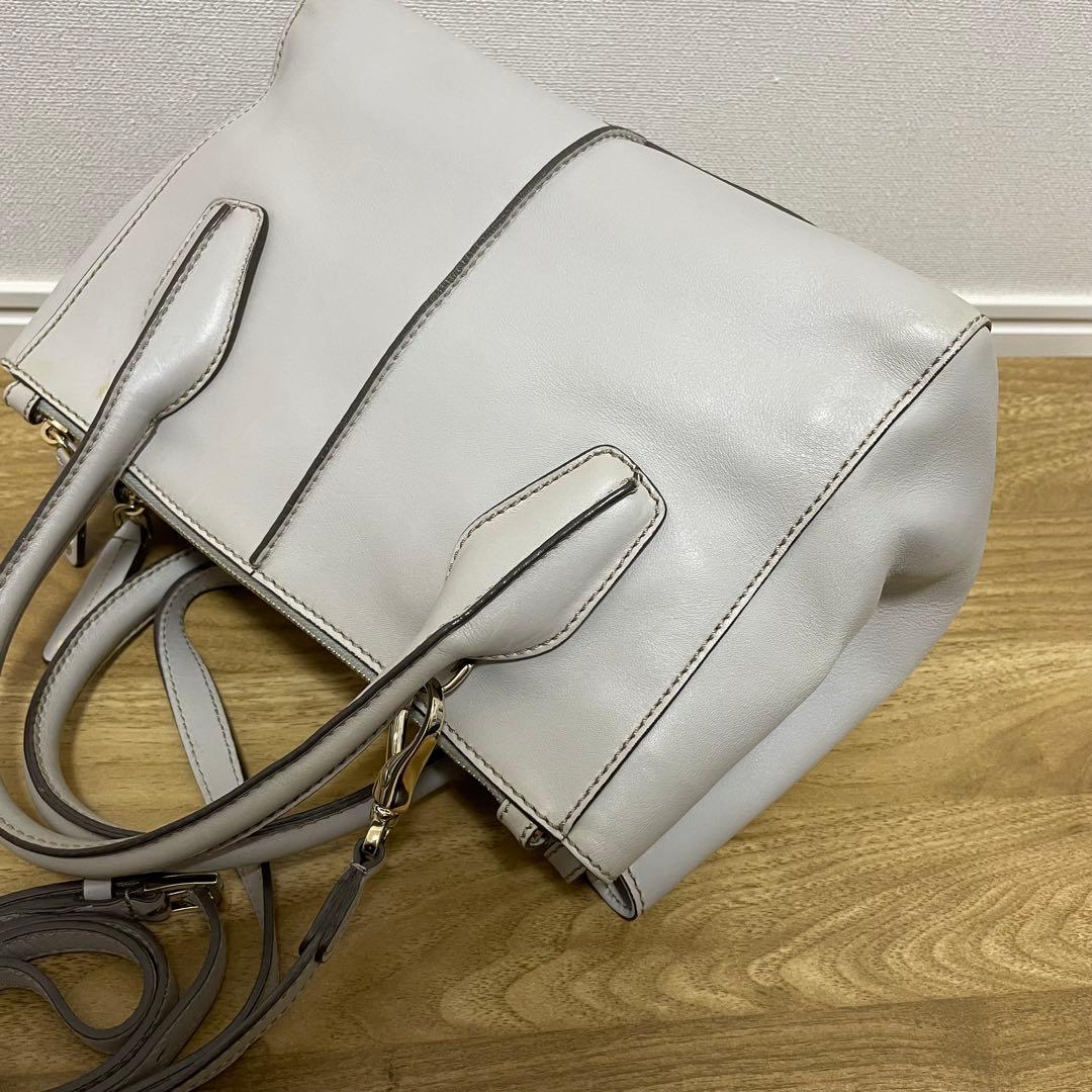 《美品》TOD’S （トッズ）レザー ハンドバッグ ライトグレー系