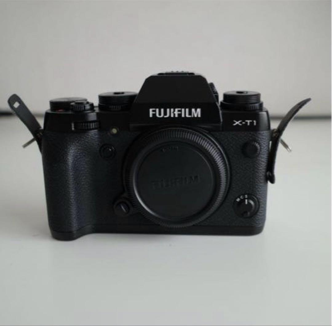 【美品】フジフィルム FUJIFILM X-T1 ボディ ブラック 付属品多数