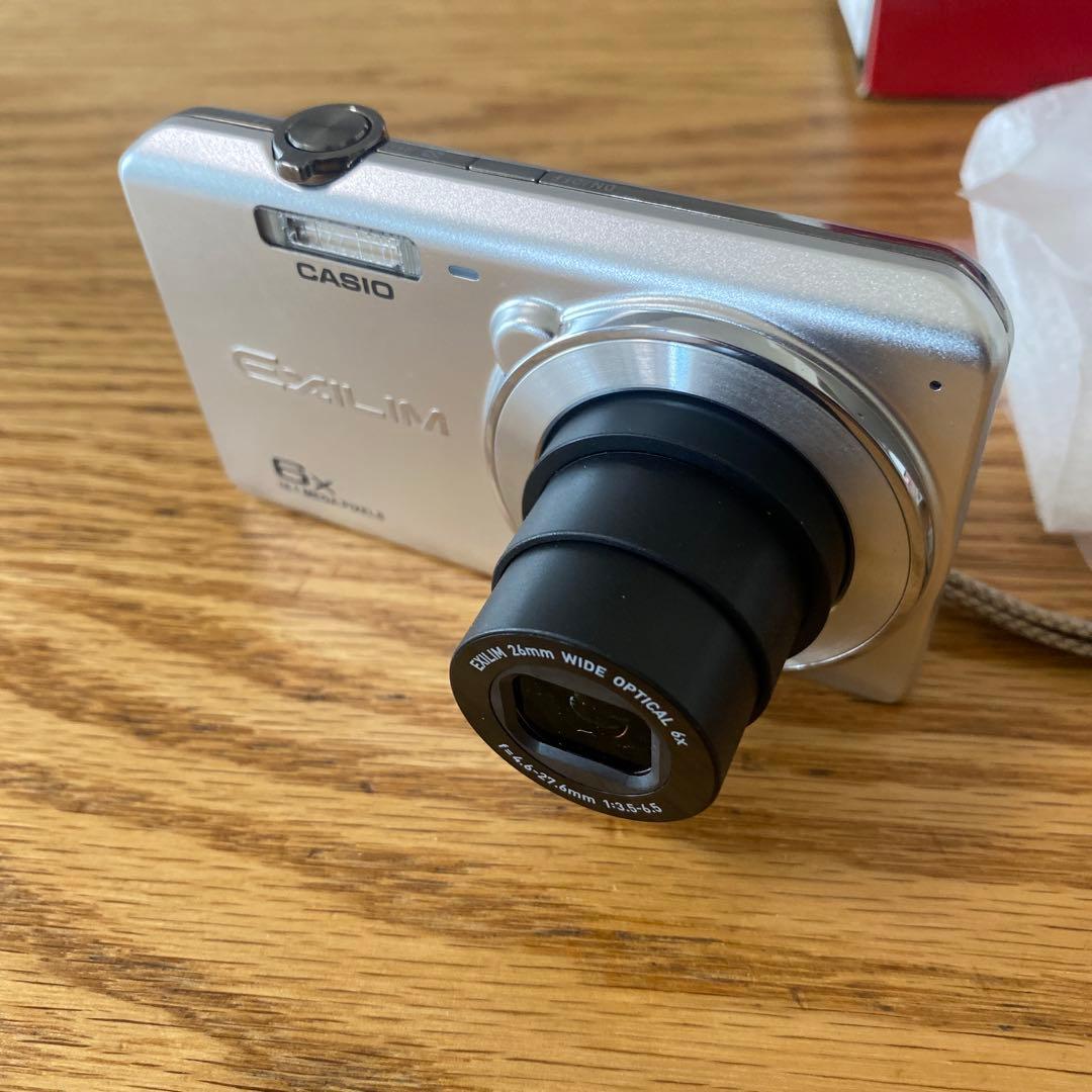 デジタルカメラ CASIO EXILIM EX-ZS27