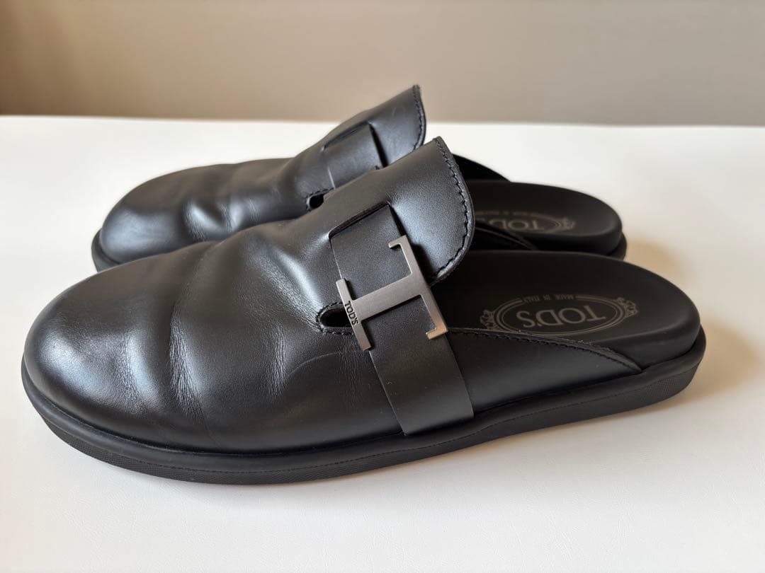 TOD'S（トッズ） スリッパ　ブラックレザー made in Italy