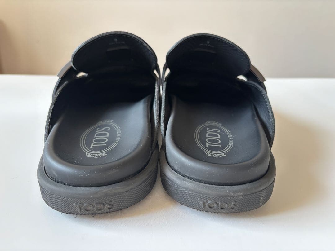TOD'S（トッズ） スリッパ　ブラックレザー made in Italy
