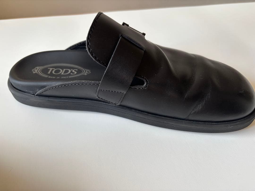 TOD'S（トッズ） スリッパ　ブラックレザー made in Italy