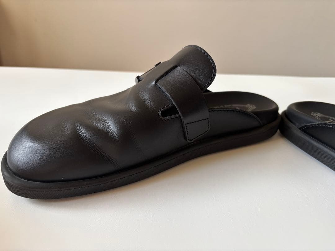 TOD'S（トッズ） スリッパ　ブラックレザー made in Italy