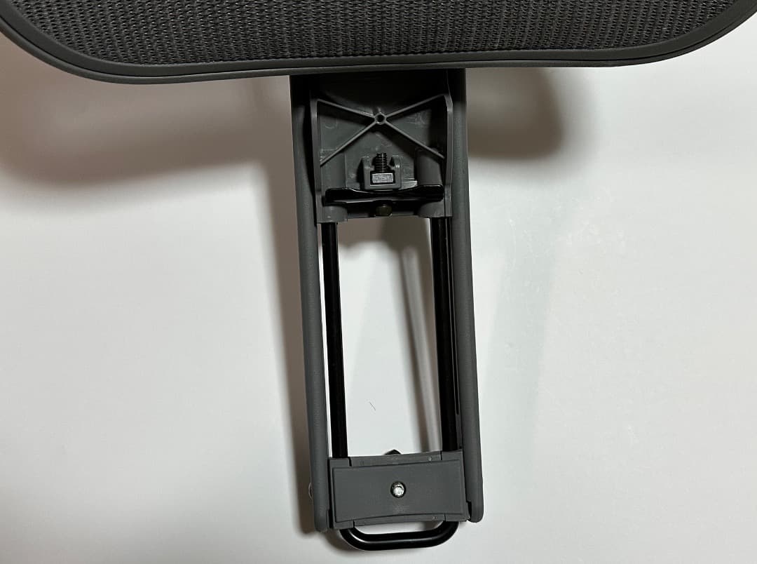 アーロンチェアリマスタード用 atlus製ヘッドレスト カーボンカラー