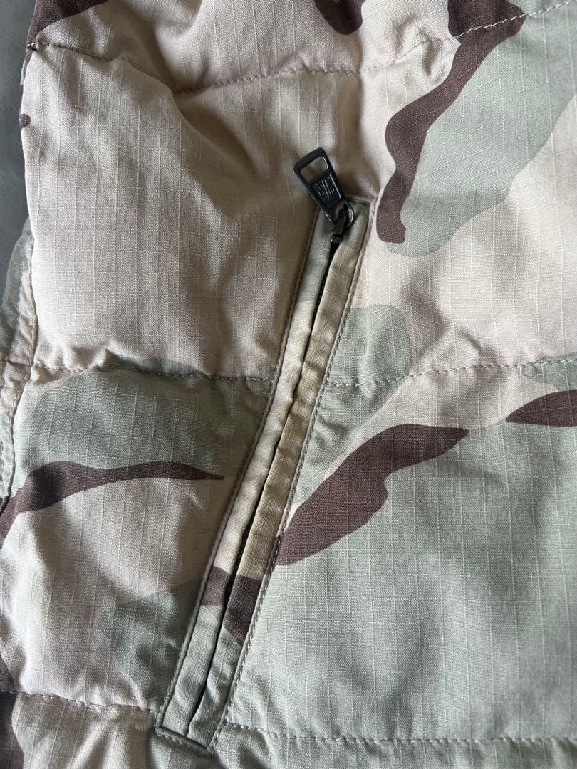 FROM JAPAN公式アカウント01 　迷彩柄 ダウンベスト