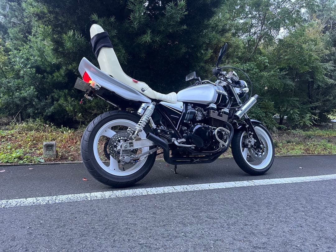 xjr400 ガニマタブレット