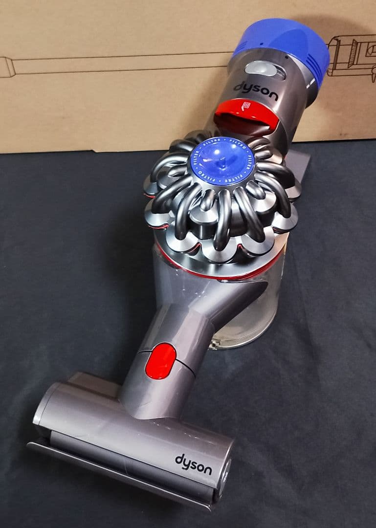 ★美品 Dyson ダイソン V8 fluffy+ SV10 掃除機 サイクロン