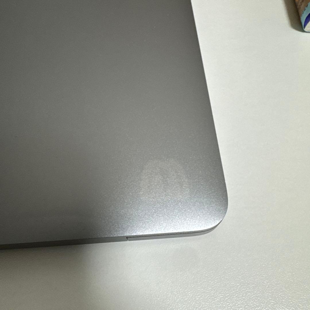 13インチ　MacBook Pro 本体　スペースグレー