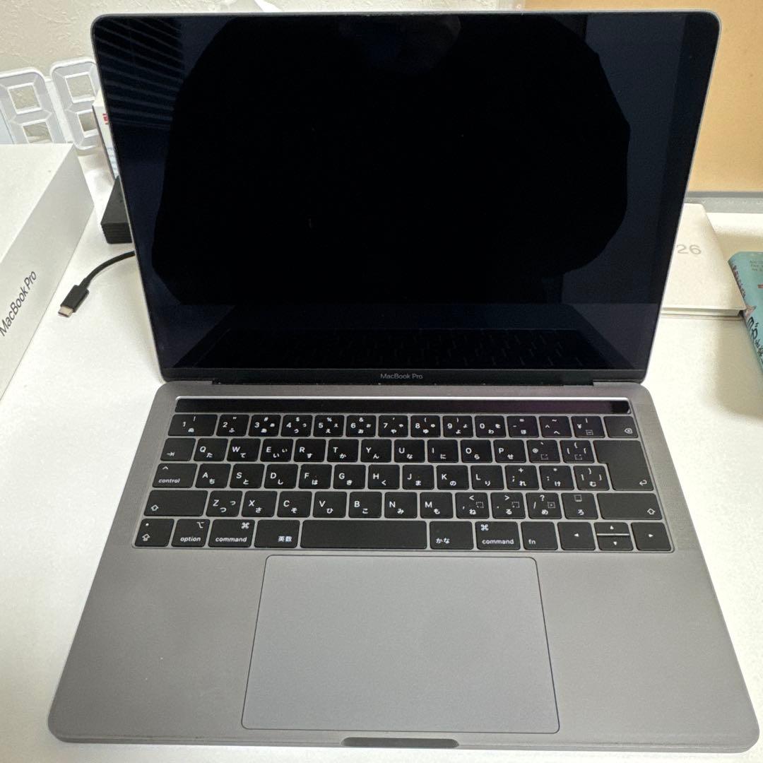 13インチ　MacBook Pro 本体　スペースグレー