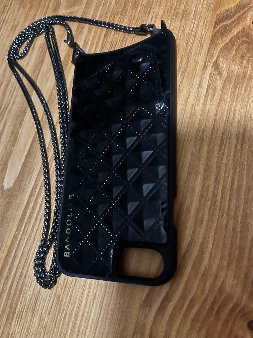 BANDOLIER ブラックダイヤモンドパターン iPhoneSE ショルダー付