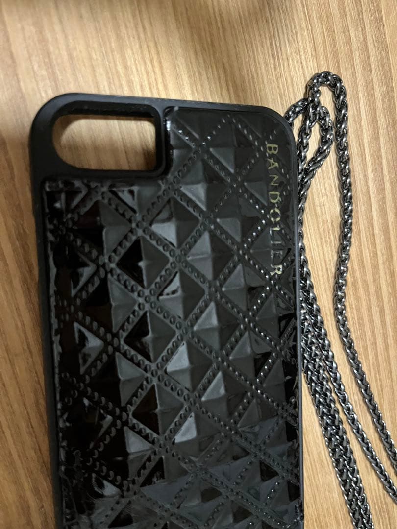 BANDOLIER ブラックダイヤモンドパターン iPhoneSE ショルダー付