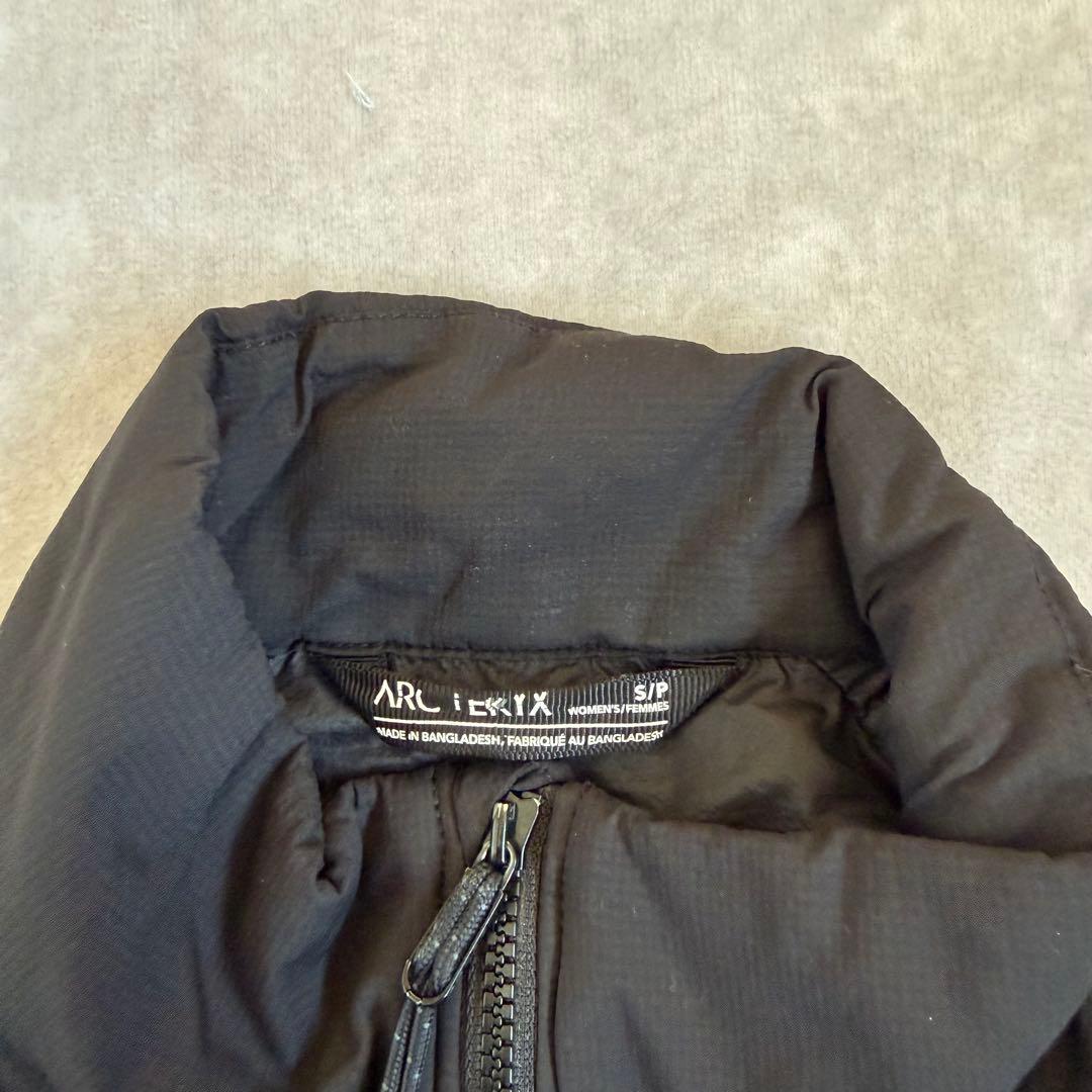 アークテリクス ATOM LT JACKET ウィメンズS 企業ロゴ