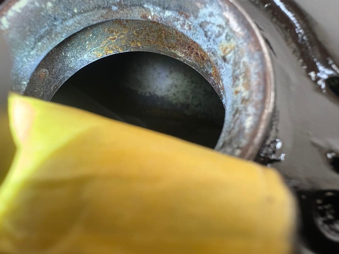 R*a様 SR400 タンク　艶ありブラック＆音叉ホワイトステッカー　自家塗装