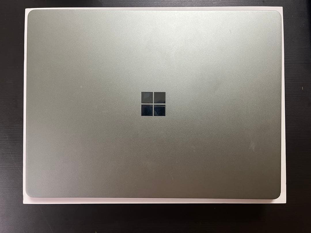 美品！Microsoft Surface Laptop Go 2