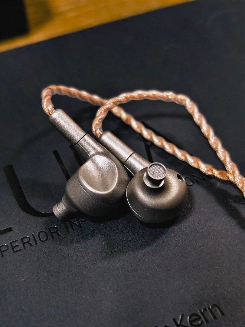 イヤホン Astell&Kern Luna irv-ak-luna