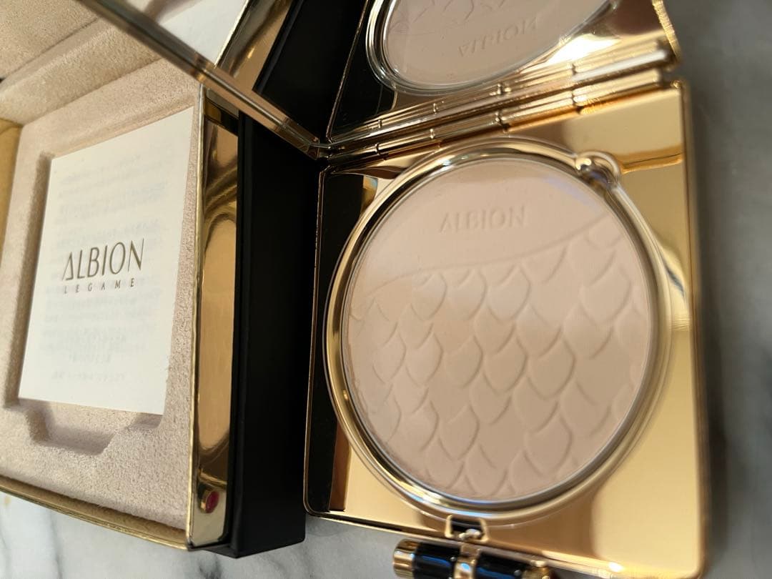 アルビオン　ブルガリ　コラボ　レガァーメ　フェイスパウダー