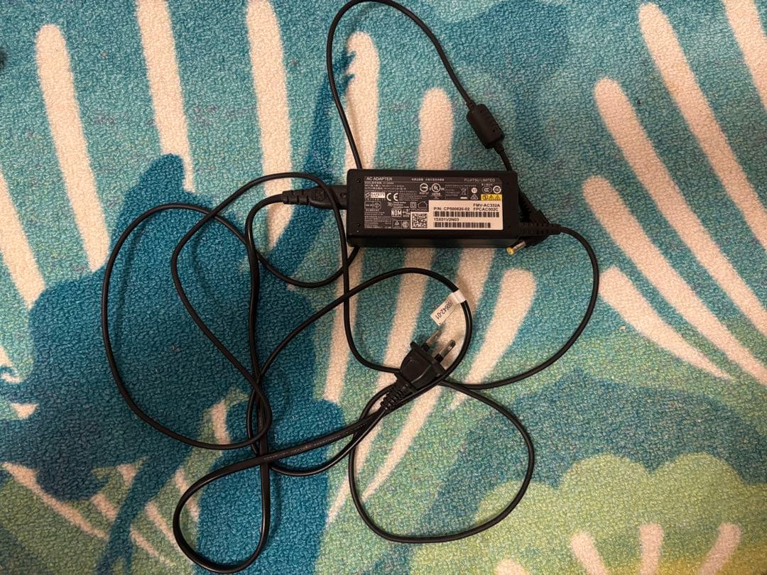 FMV LIFEBOOK AH42/W 富士通ノートパソコン