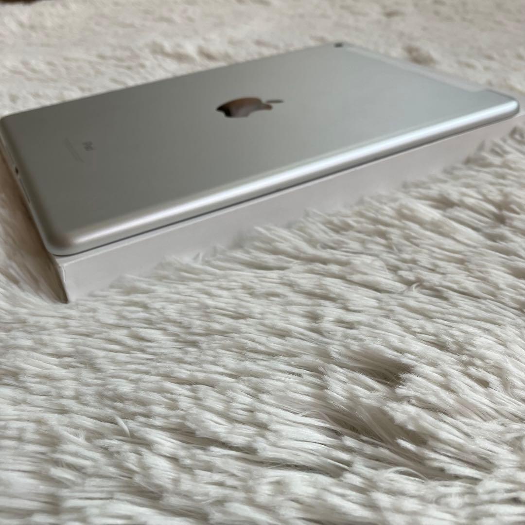 【完動品】iPad 第5世代 128GB SIMフリー 【すぐ発送】