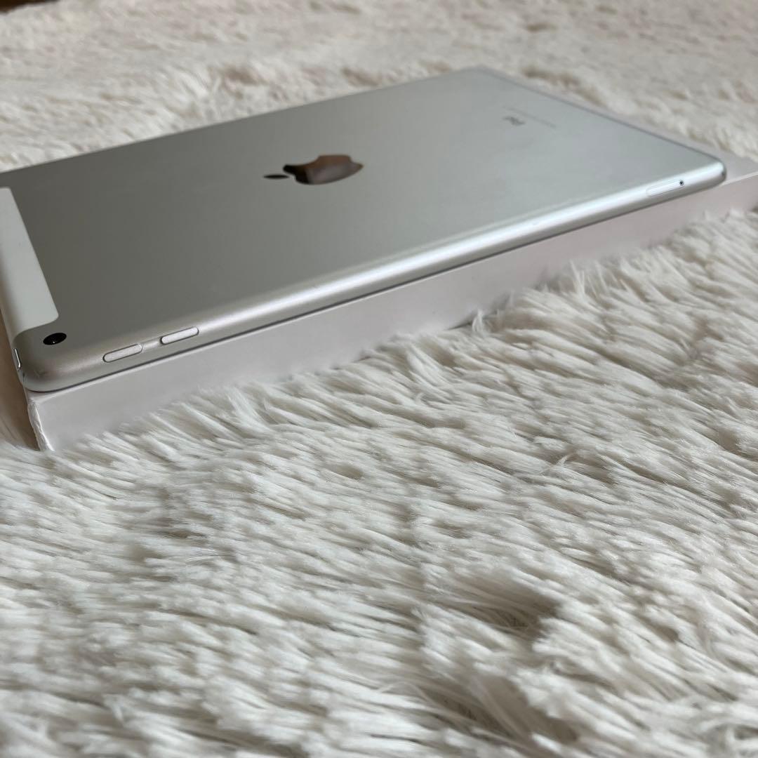 【完動品】iPad 第5世代 128GB SIMフリー 【すぐ発送】