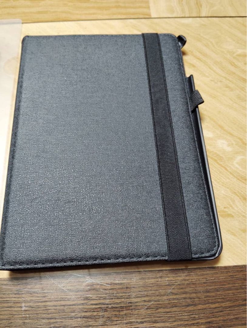 Apple iPad 第6世代　WI-FIモデル　シルバー カバー付き　美品