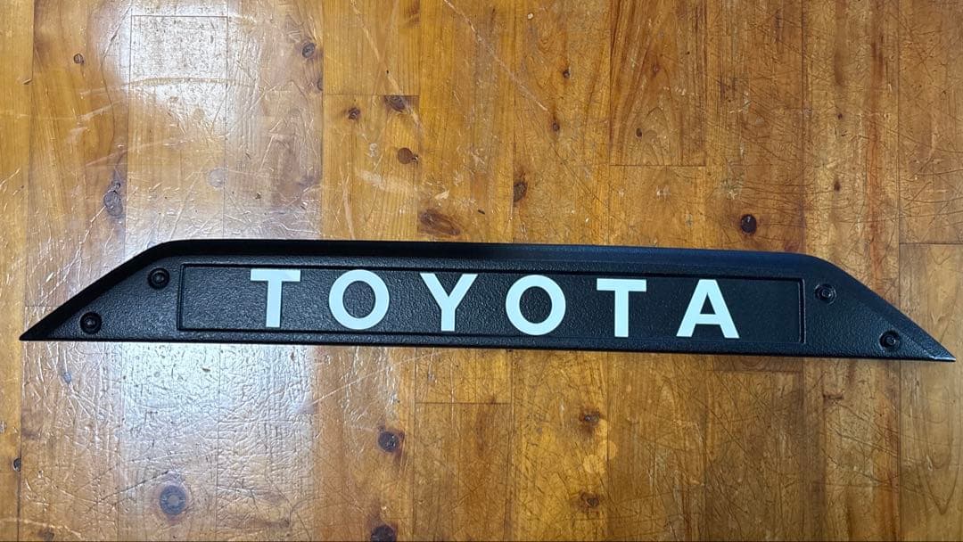 RAV4 50系 リアマークレスカバー