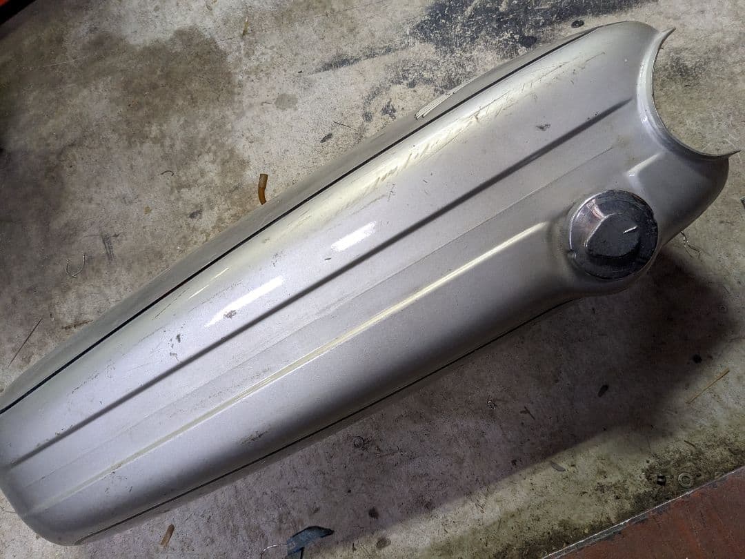 ホンダ　ドリーム50　タンク　他車種装着可能