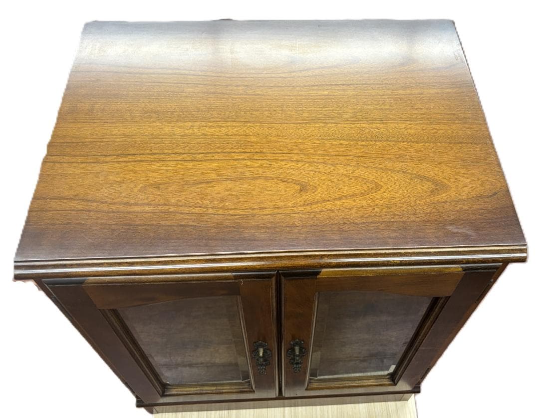 Karimoku カリモク コロニアル ガラスキャビネット