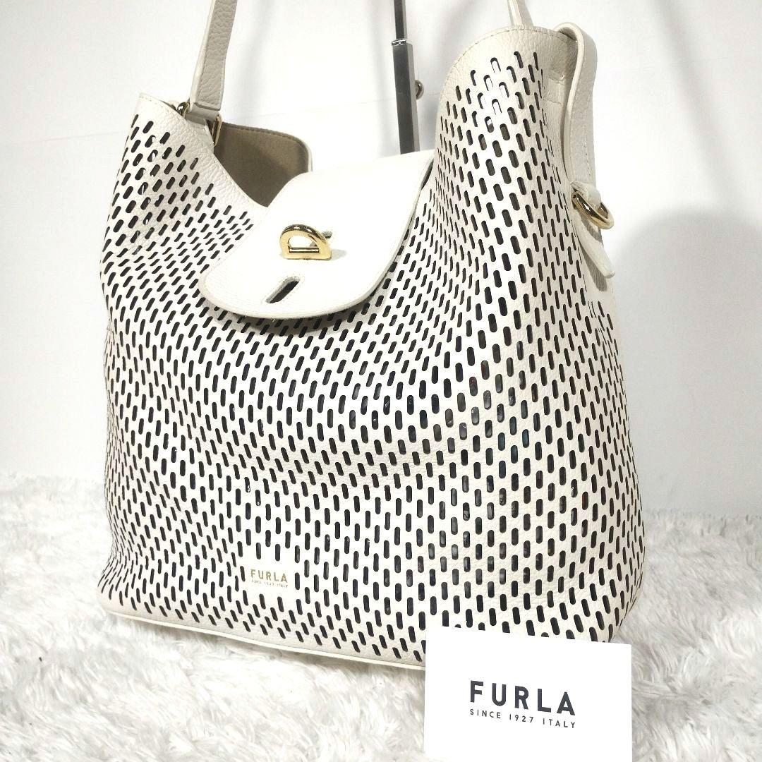 未使用級◎フルラ ネット M ホーボー ワンショルダー　パンチングレザー A4可