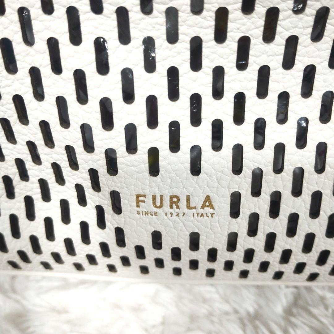 未使用級◎フルラ ネット M ホーボー ワンショルダー　パンチングレザー A4可