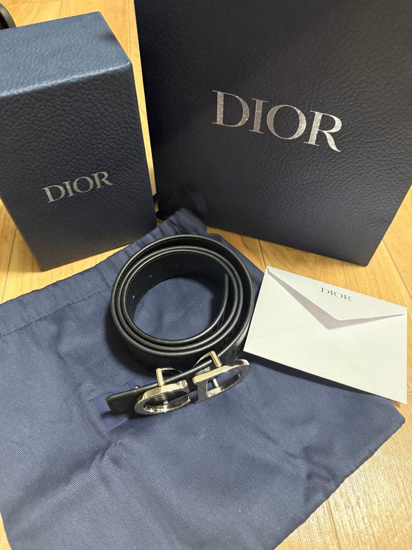 Dior CD ロゴ バックル