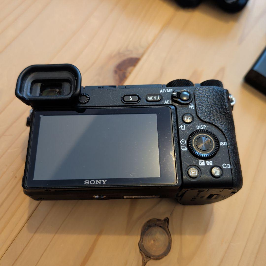 SONY α6500 ミラーレスカメラ 本体と付属品