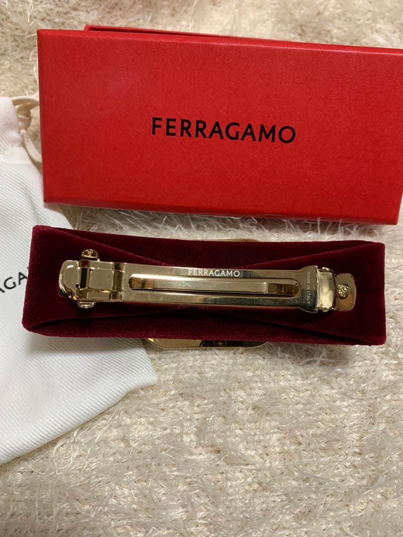 【美品】FERRAGAMOフェラガモ スエードリボンバレッタボルドー ビジュー