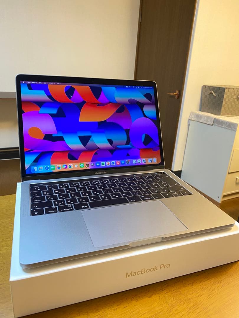 美品 MacBook Pro 13インチ SSD 512/Touch Bar
