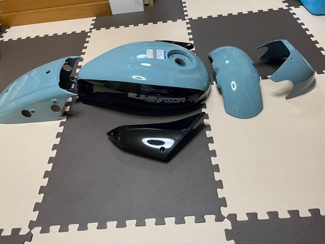 エリミネーター400新車外しタンクセット ブルー×ブラック