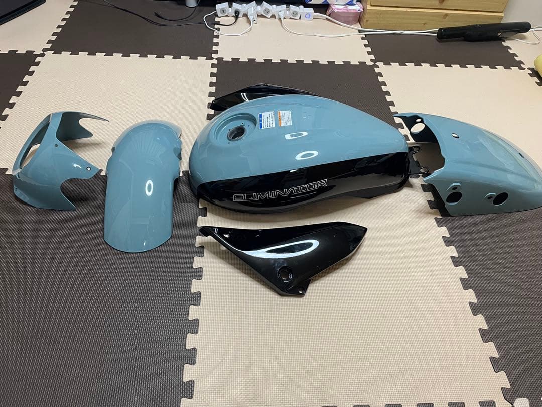 エリミネーター400新車外しタンクセット ブルー×ブラック