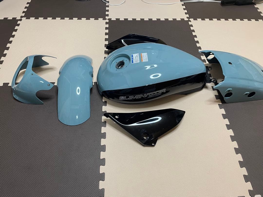 エリミネーター400新車外しタンクセット ブルー×ブラック