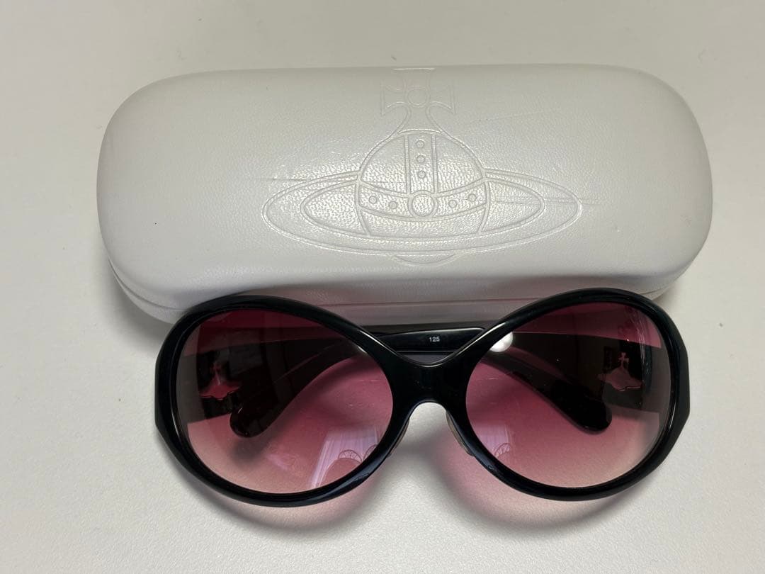 Vivienne WestwoodサングラスVW-7723 hyde着用モデル